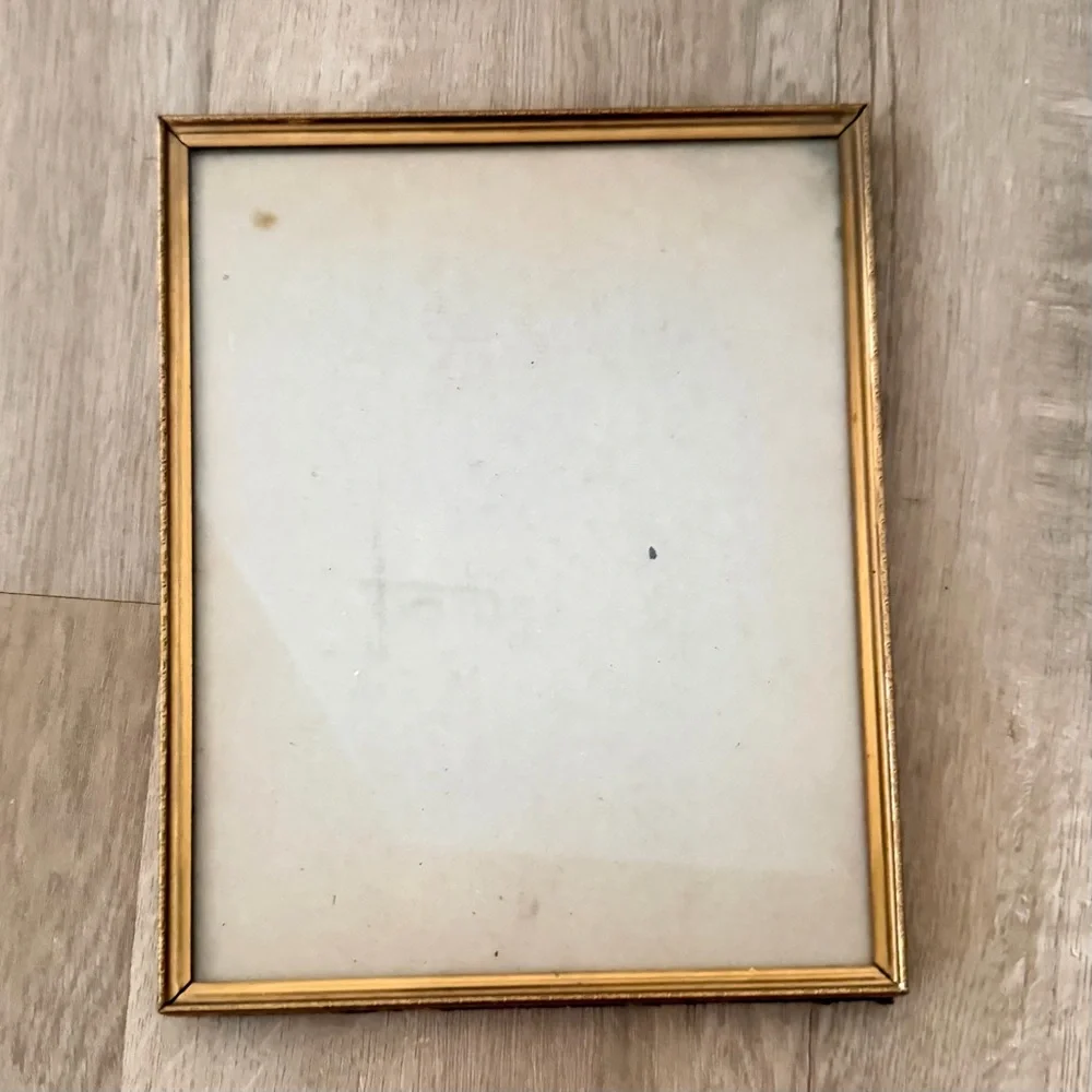 Vintage MCM Gold Tone Metal Photo Picture Frame Easel Back Table Stand Or Wall